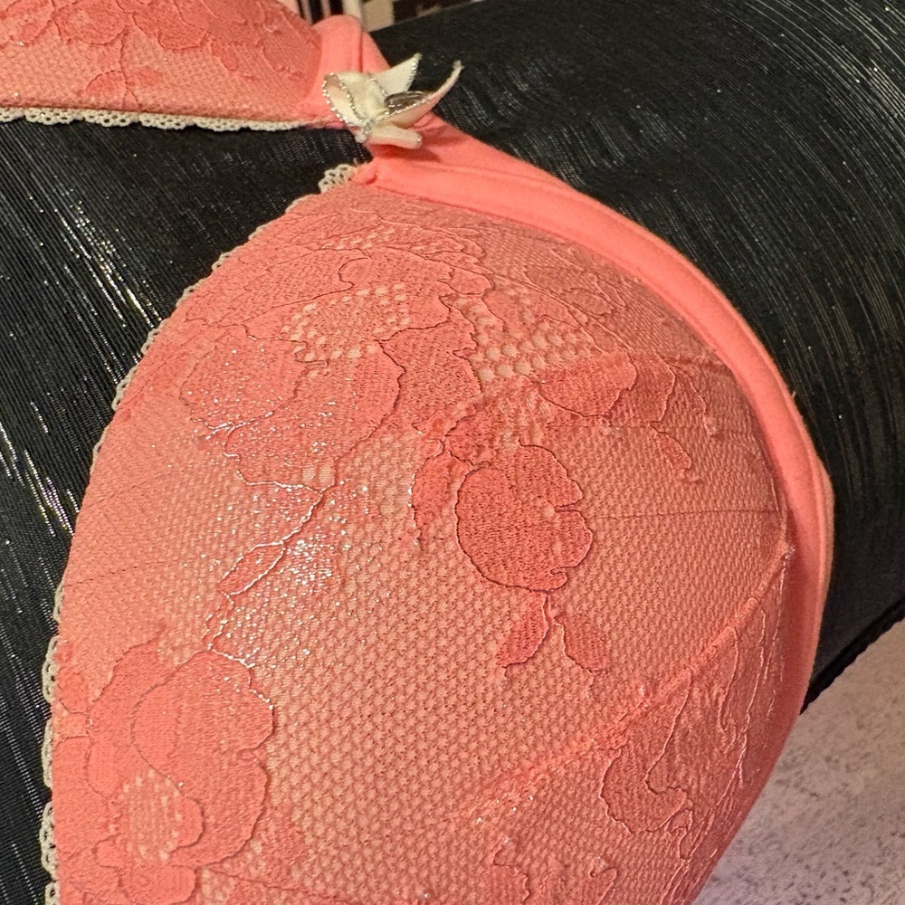 Victoria's Secret BBV Lace Bra and Panty Set - Picture 3 of 7